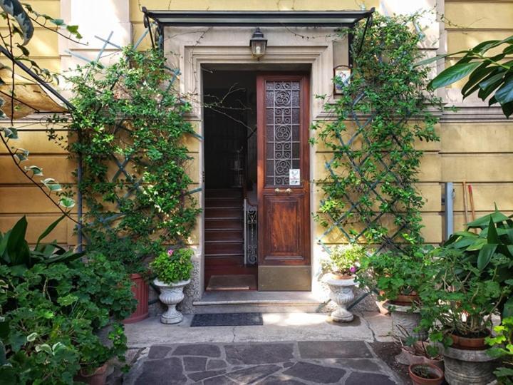 Golden House Apartman Bologna Kültér fotó